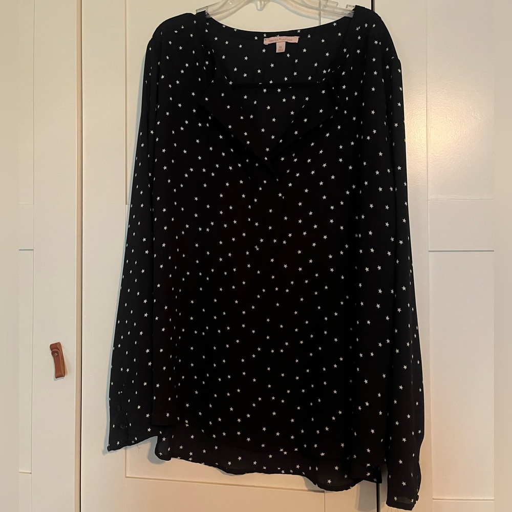 Gibson & Latimer star print long sleeve blouse.